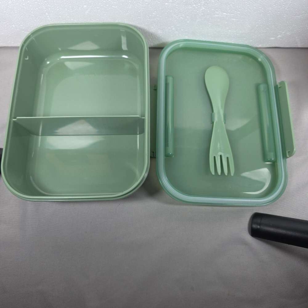 Green Bento Container with Utensil Meal Prep Lunch Box - Picture 4 of 4